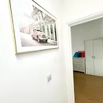 Koala & Tree - 2 Bedroom In City Centre - Short Lets & Serviced Accommodation Cambridge