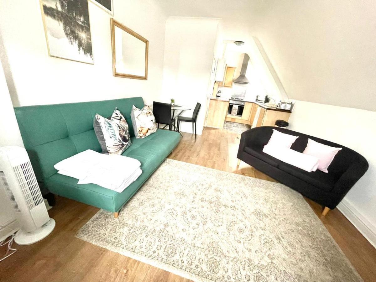 Koala & Tree - 2 Bedroom In Centre - Short Lets & Serviced Apartamento *